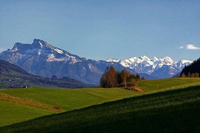 Pohled na Schafberg a ledovec Dachstein